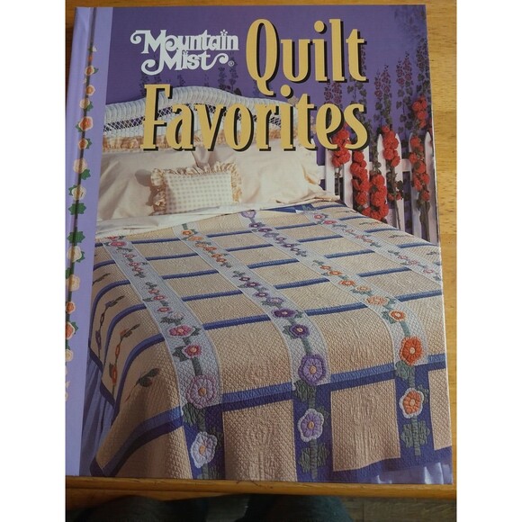 Mountain Mist Quilt Favorites by Oxmoor House Staff (1998, Hardcover) - Picture 1 of 2
